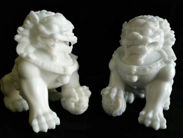 北京狮汉白玉石雕18*30*27CM