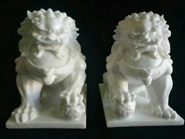 北京狮汉白玉石雕20*28*30CM